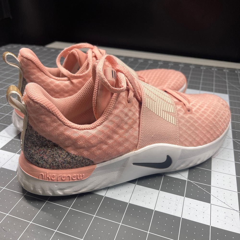 Nike In-Season TR9 Running Shoe Women's Size 9 Pink Trainer Sneaker - Picture 2 of 10